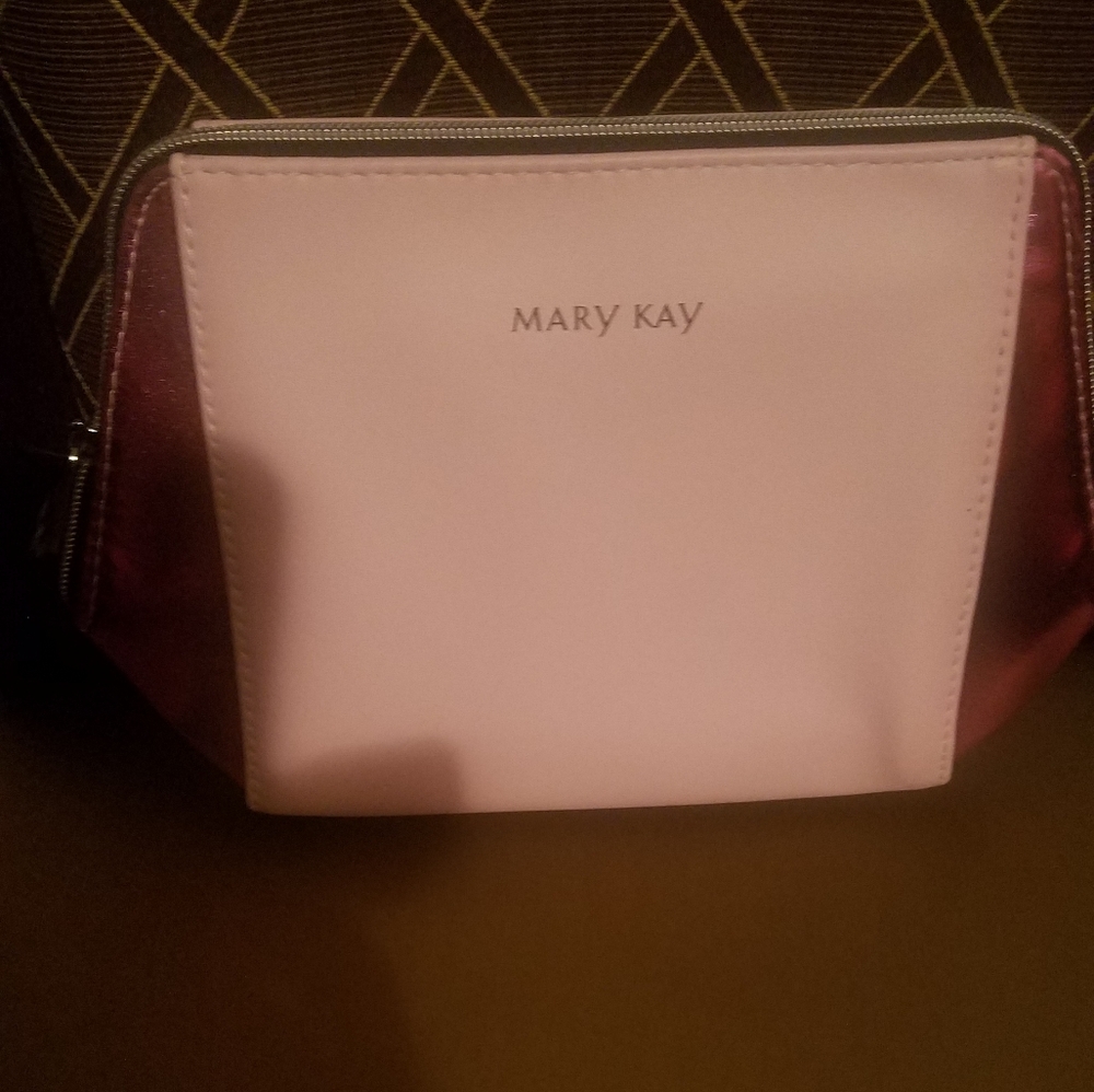 Cosmetic bag.